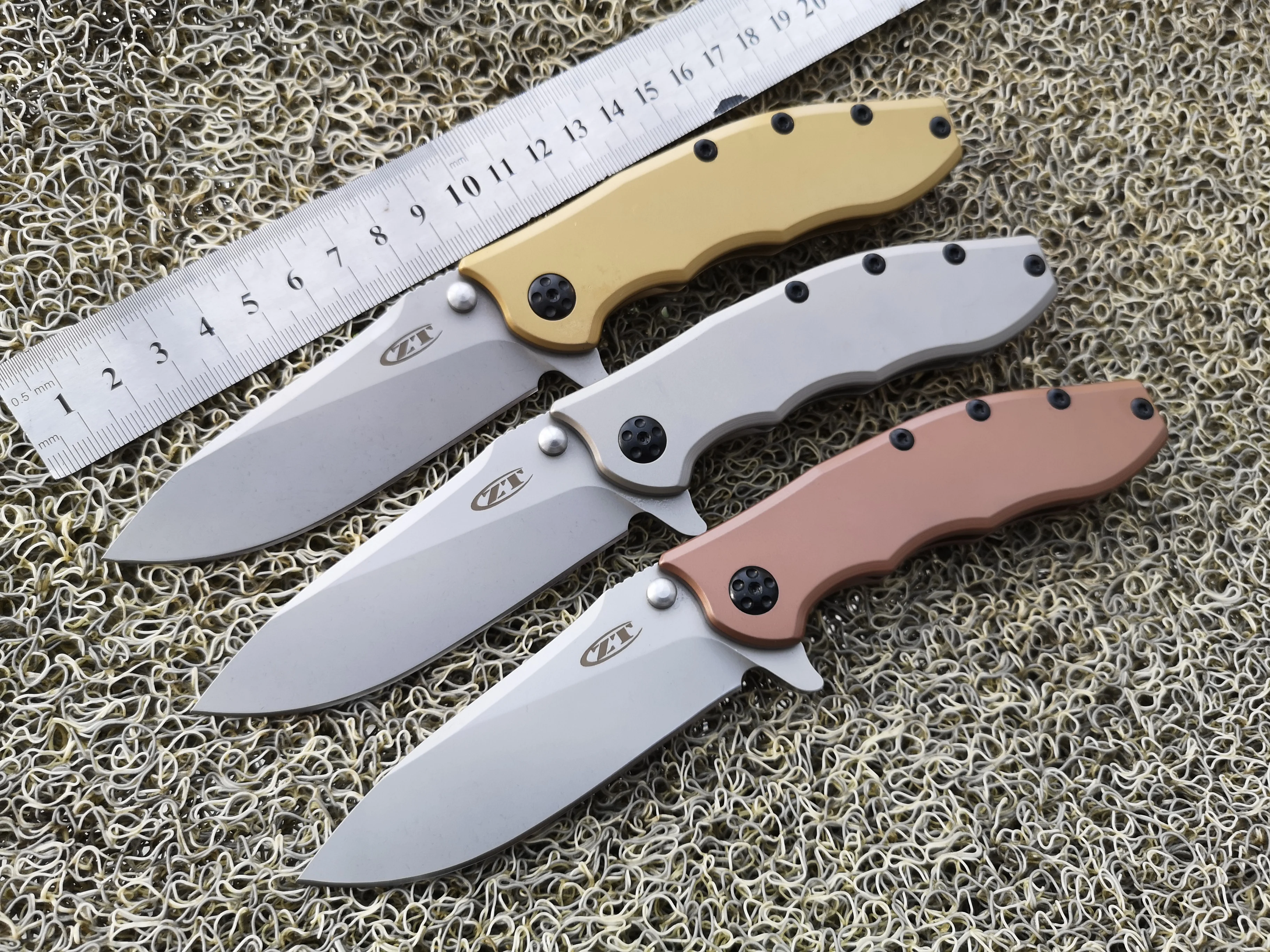 

JIAHENG High-quality ZT0562 Ball bearing D2 Blade,G10+titanium handle folding knife camping knife hunting flip pocket knife tool