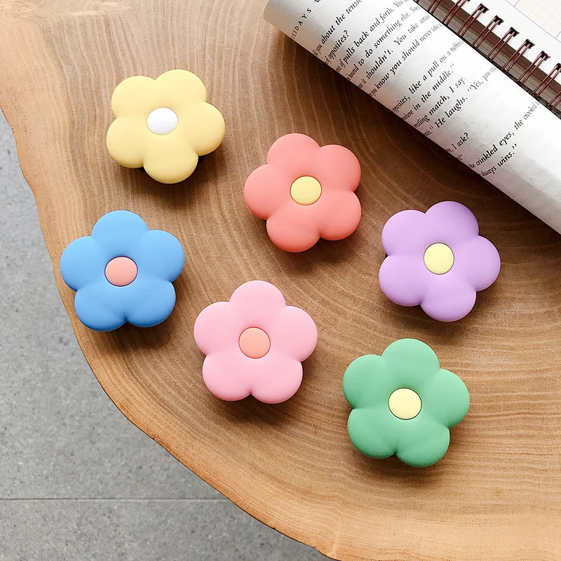 3D Cute Cartoon flowers Foldable Cell Phone Holder Stand For Telephone and Tablets Universal Finger Ring Mobile Phone for Iphone mobile phone holder