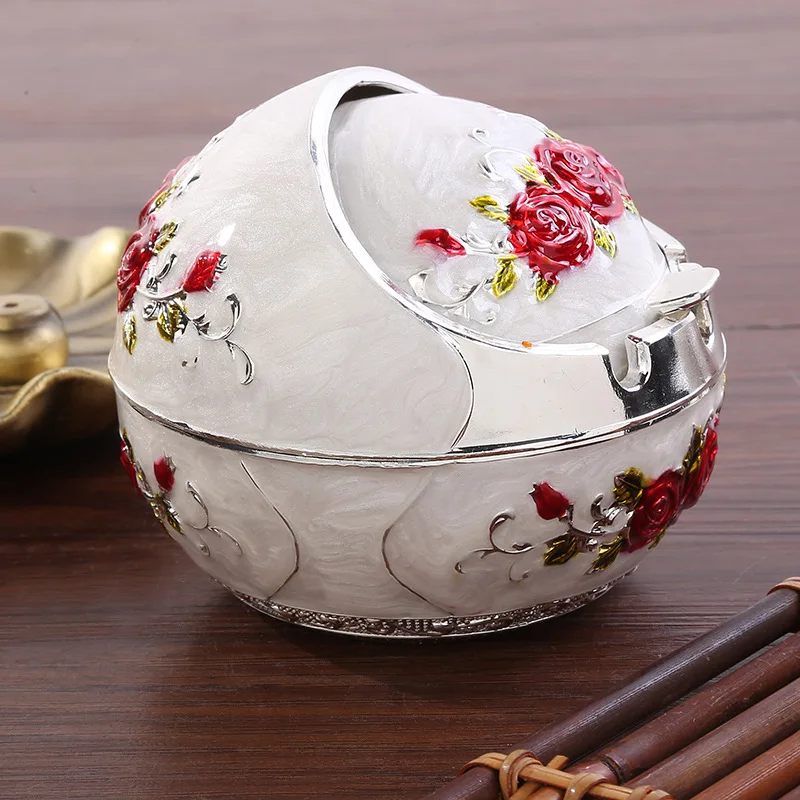 Metal Ashtray European Rose Embossed Ashtray with Lid Drop-Resistant for Household Coffee Table