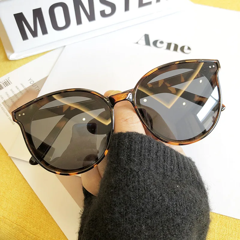 12804583778_1820445784