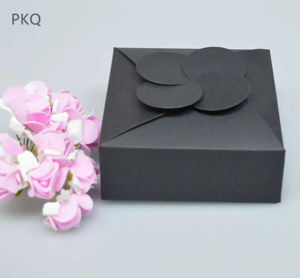 

30PCS 2Size Red/Black/White Kraft Paper Cake Box Wrapping Paper Box Cookies Biscuit Packaging Box Christmas Cardboard Gift Box