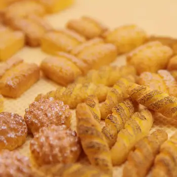 

6pcs/set 1:12 Doll House Soft Cute Squishy Bread Bag Phone Bread Pendant