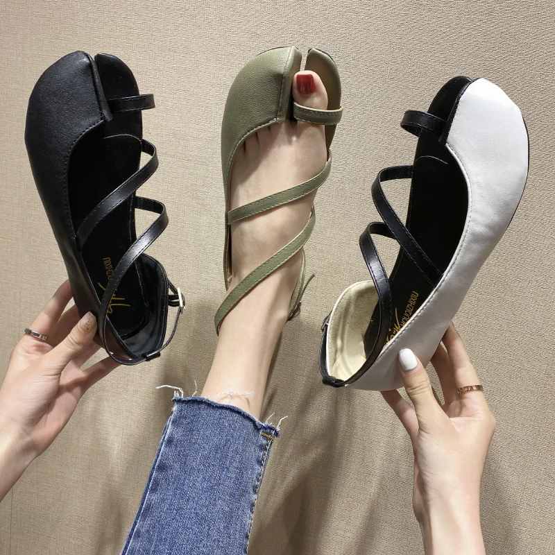 

2020 new summer cross strap buckle flat sandals female split toe ninja shoes trotter shoes flat heel hollow shoes