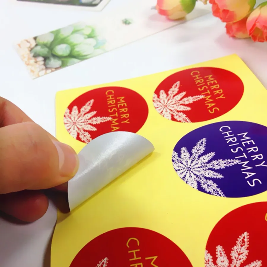 

80pcs/pack Red Purple MERRY CHRISTMAS Round Christmas Party Sealing Sticker