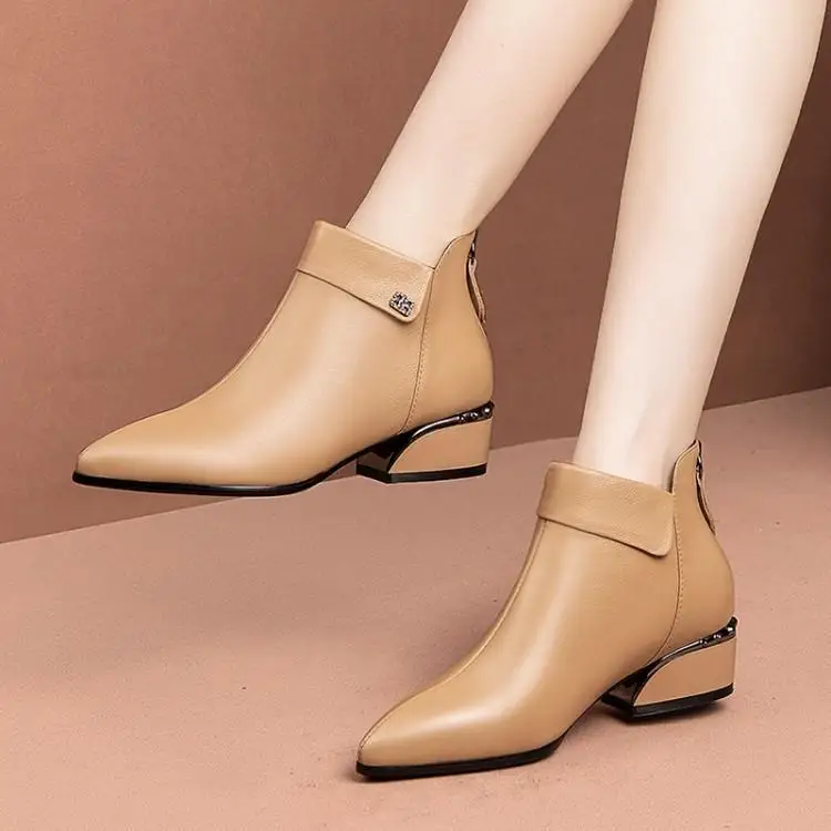 

Short boots in the autumn single boots leather boots with thick with pointed Martin boots head layer cowhide