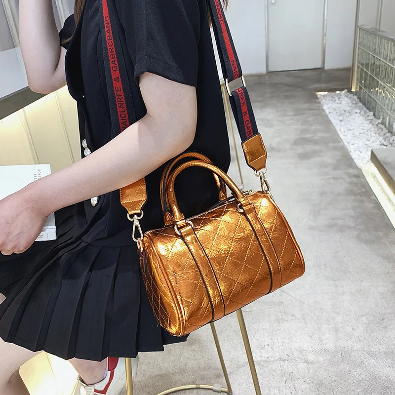 

2019 new Boston pillow bag gold fashion shoulder slung women's bag