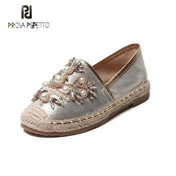 

Prova Perfetto Fashion Pearl Crystal Flower Flat Shoes Women Straw Sole Fishermen Shoes Slip on Comfort Lazy Women Casual Shoes