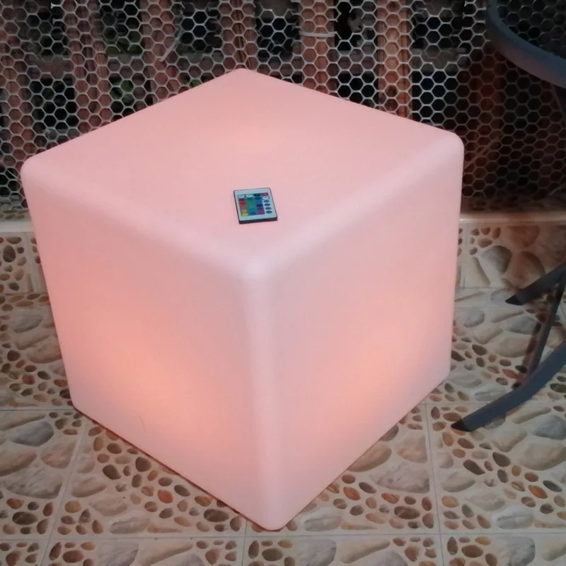 Sgabello Luminoso A LED Cubo 30x30x30 Cm - RGB Con 16 Colori, Telecomando, Impermeabile, Batteria Ricaricabile, Per Giardino E Feste