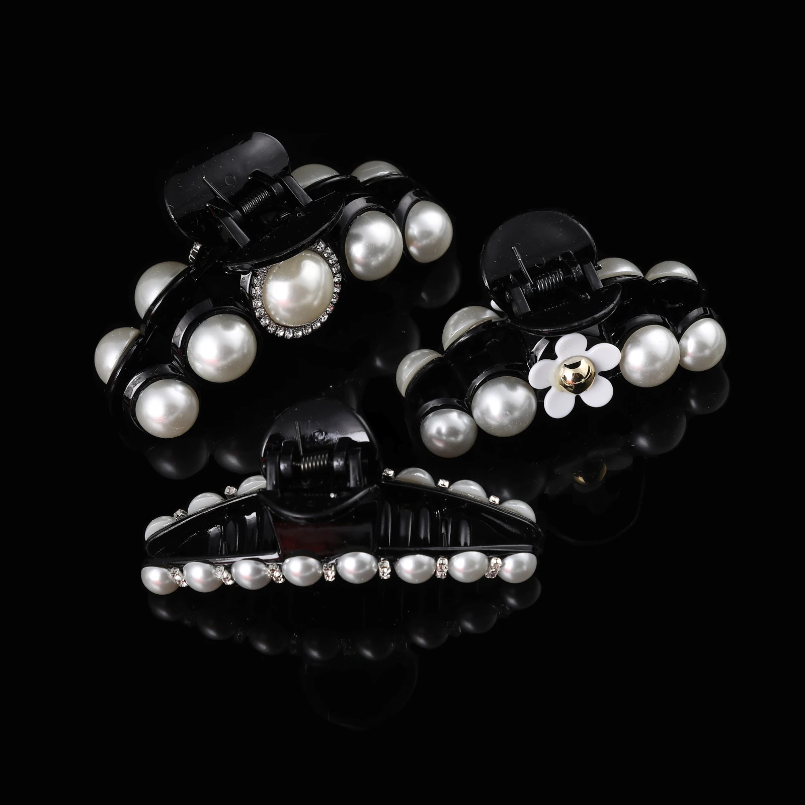 

AWAYTR Korea Fashion Solid Pearl Hair Claws for Women Hair Barrette Hairpins Trendy Handmade Hair Clips Accessories Nice Gifts