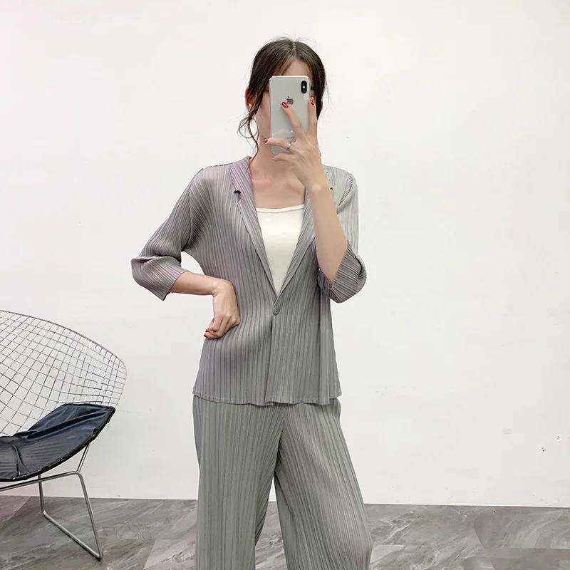 MIYAKE/куртка в сложенном виде; Новинка; зимний костюм с глубоким v-образным вырезом; маленькая куртка с свободным большим двором для поездок;
