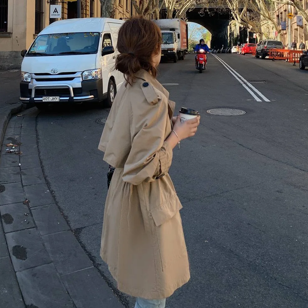 

Photo Shoot Main Push INS Simple Versatile Deep Khaki Fold-down Collar Waist Hugging Lace-up Shawl Trench Coat Women's Mid-lengt
