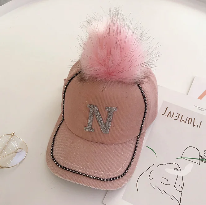 pink Новая женская модная шапка со съемным меховым помпоном, маленькая Корейская бейсболка с блестками, теплая Вельветовая шапка для путешествий - Цвет: pink