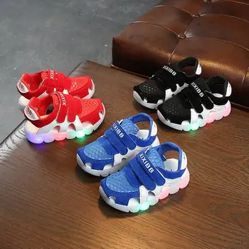 

LED With Light Girls Boys Brands Summer Sandals Flash Children Soft Sole Beach Sandals Anti-slip Cozy Cute Kids Sport Sneakers