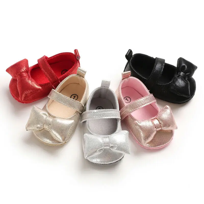 Обувь для новорожденных девочек из мягкой кожи; нескользящая обувь для малышей; модная обувь принцессы на липучке с бантом; спортивная обувь для малышей