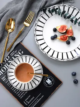 

Coffee cup and dish European style small luxury black and white stripe Hepburn style ear set Nordic style simple European style