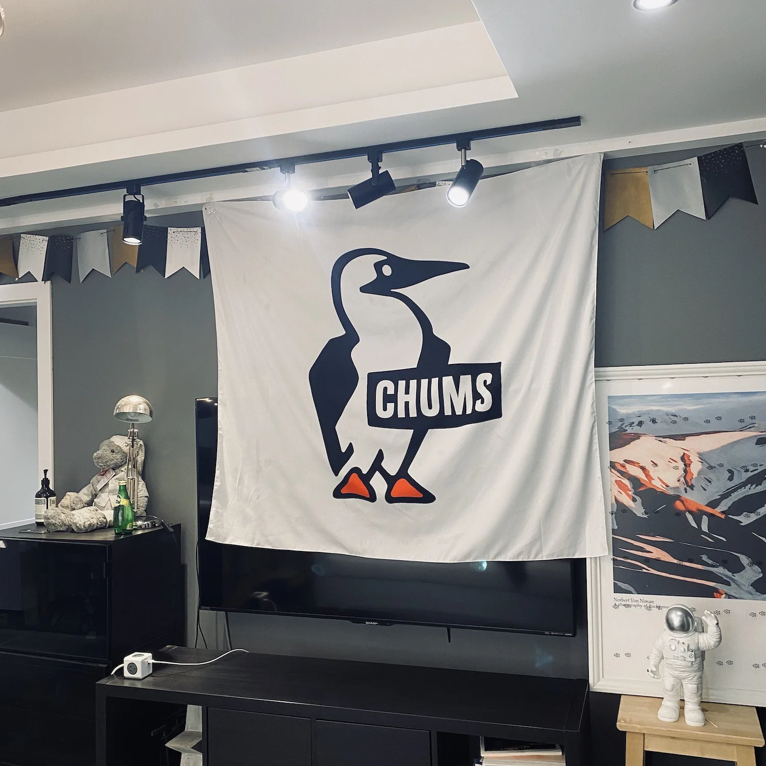 

Ins Outdoor creative beach towel hanging cloth cover climbing pinic mat wall decor penguin tapestry