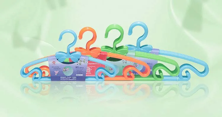 6pcs/Set Fashion Plastic Candy Color Children Baby kids Clothes Hangers Hook Non Slip Drying Racks Cloth Hanger Clothes Storage