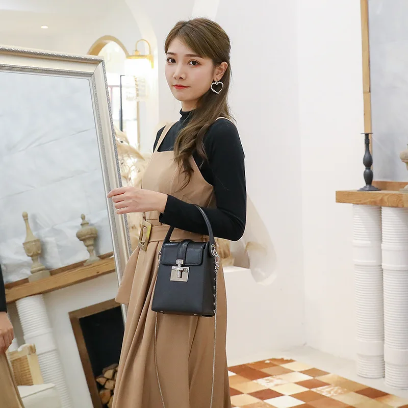 

Small CK Package Qualification Western Style WOMEN'S Bag New Style 2020 Box Bag with Chain Summer Hipster Online Celebrity Obliq