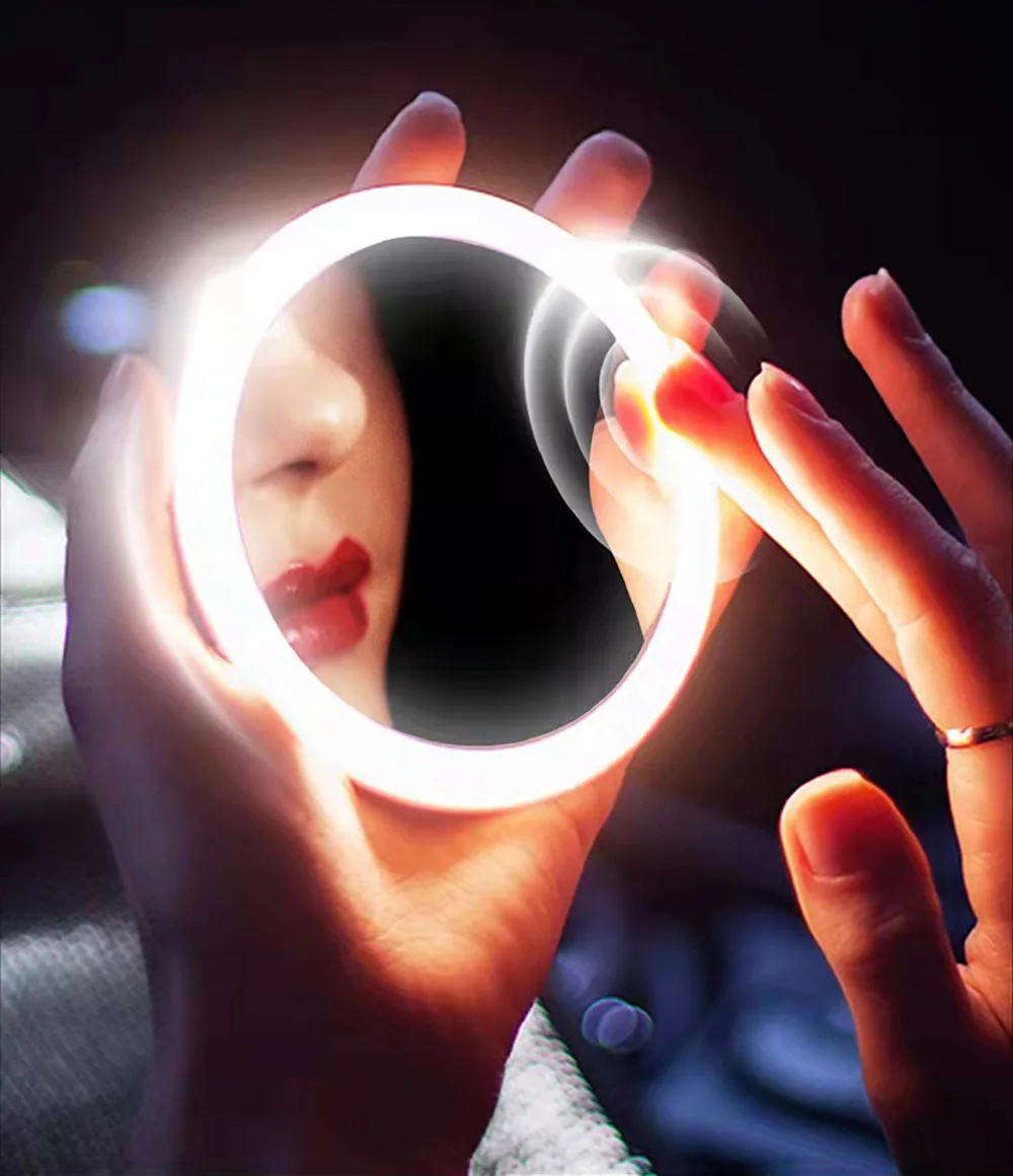 Can Be Put In Handbag Mini Rechargeable Portable Lamp LED Makeup Mirror Travel Vanity Looking Glass Light Fill Light