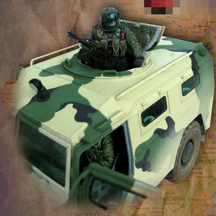 

1/35 Crew of Russian Armour Car, Resin Model Soldier GK, World War II military theme, Unassembled and unpainted kit