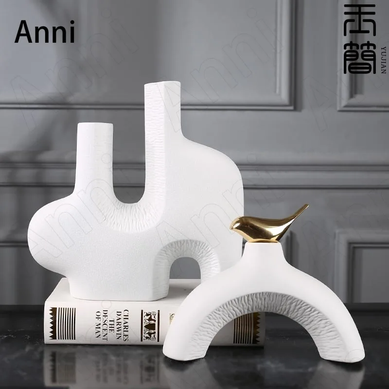 

Современная Абстрактная простая керамическая ваза, скандинавские креативные геометрические белые вазы для цветов, настольные горшки для растений, украшение для дома, гостиной