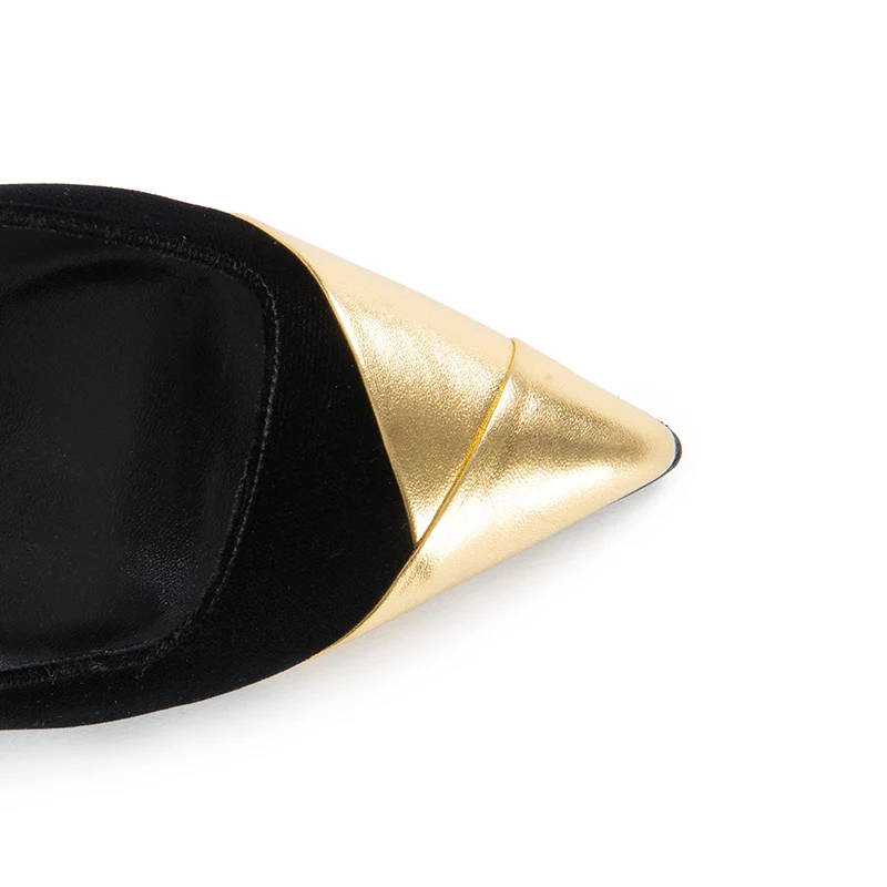 black_and_gold_heels_pointy_toe_pumps