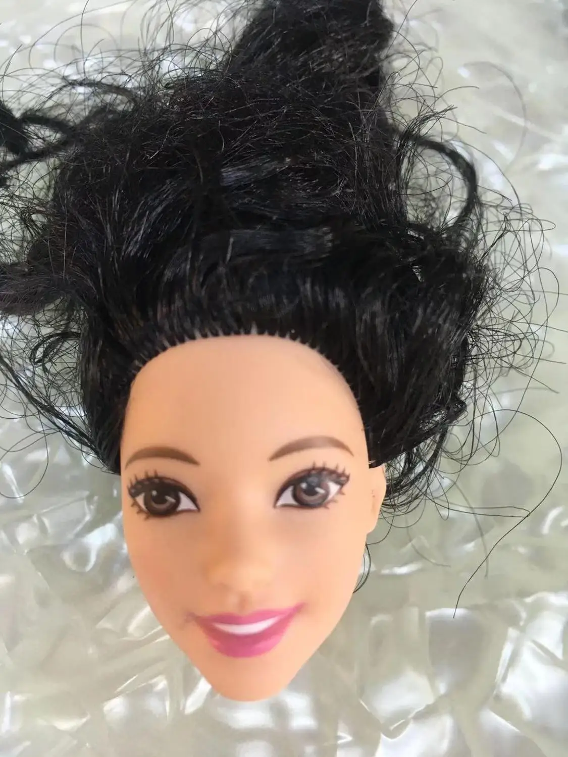 Редкая коллекция голова куклы Красочные Гладкие мягкие волосы азиатское лицо черный белый леди Хороший макияж куклы головы аксессуары DIY игрушки запчасти - Цвет: as pics