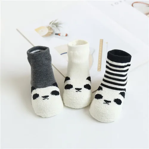 panda 3 пар/лот, носки для маленьких девочек Нескользящие носки для новорожденных девочек, зимние носки для маленьких мальчиков полосатые носки с рисунками для малышей - Цвет: panda