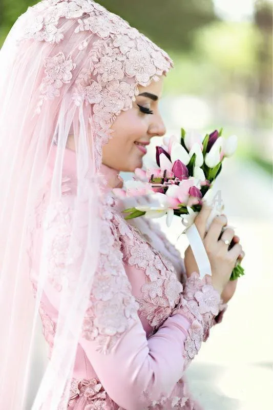 pearl-pink-muslim-wedding-dresses-2019-high-neck-a-line-high-neck-long-sleeves-3d-floral-lace-dubai-arabic-kaftan-hijab-bridal-dress (2)_副本