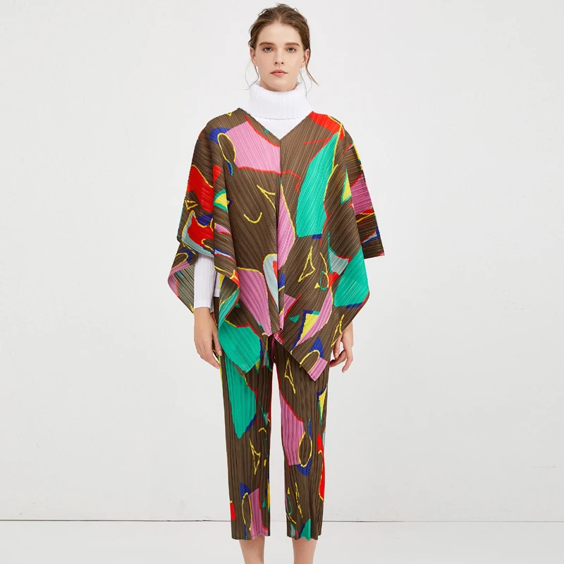 Spring Autumn Women Miyake Pleated Print Plus Size Two Pieces Set V-neck Cropped Top T-shirt Straight Pants TP5193 |