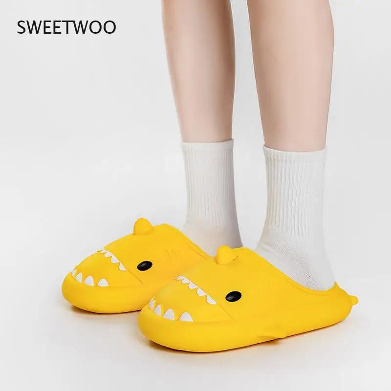 Men and women warm slippers waterproof and non-slip cotton plush shoes indoor and outdoor Autumn 2022