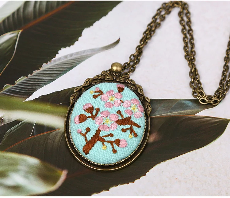 18060693932_1942144656