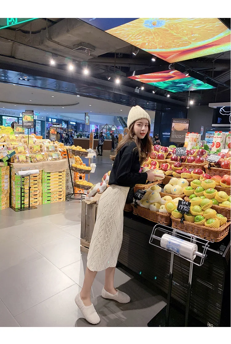 Retro Rhombus Knitted Skirt One-step Skirt Winter Korean-style High-waisted Slimming Mid-length Skirt Women's F5673