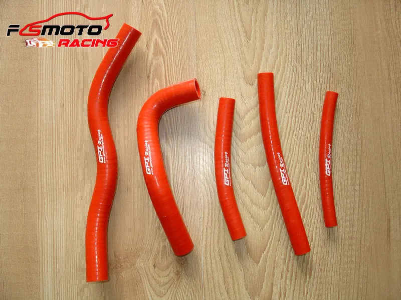 red Высокое качество силиконовый шланг радиатора для SUZUKI RM125 RM 125 96 97 98 99 00 - Цвет: red