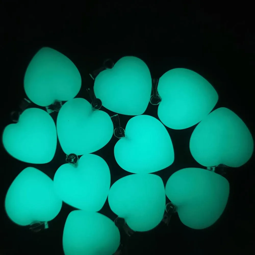 

New fashion hot sell love heart blue green luminous stone charms pendants for jewelry making 20mm 50pcs/lot Wholesale free