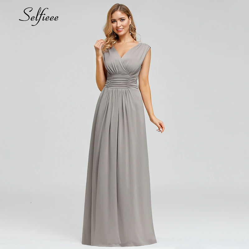 

Plus Size Grey Maxi Dress A-Line V-Neck Sleeveless Ruched Stretchy Women Dress Sexy Ladies Long Party Dress Robe Femme 2019