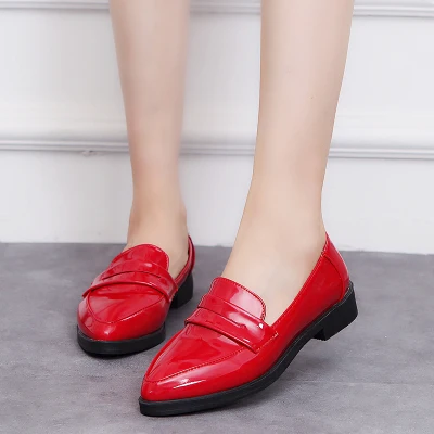

Pointed flat shoes female spring and autumn 2020 new black small shoes Korean version of the wild soft girl college British styl