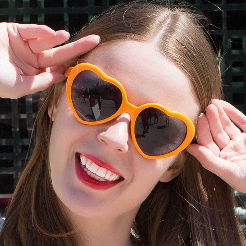 

Love Heart Shape Sunglasses Women Leopard Print Frame Tint Clear Lens Colorful Sun Glasses Female Red Pink Yellow Shades Travel