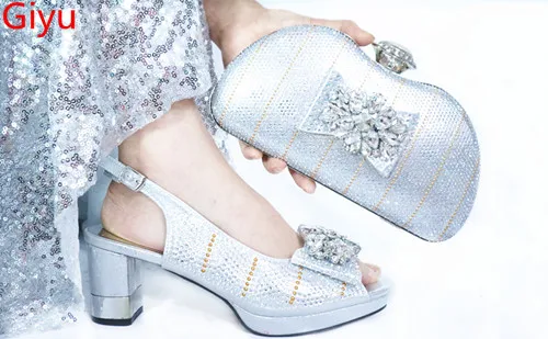 B1-4 银色 价格 200 码数38-43 跟高6.5CM