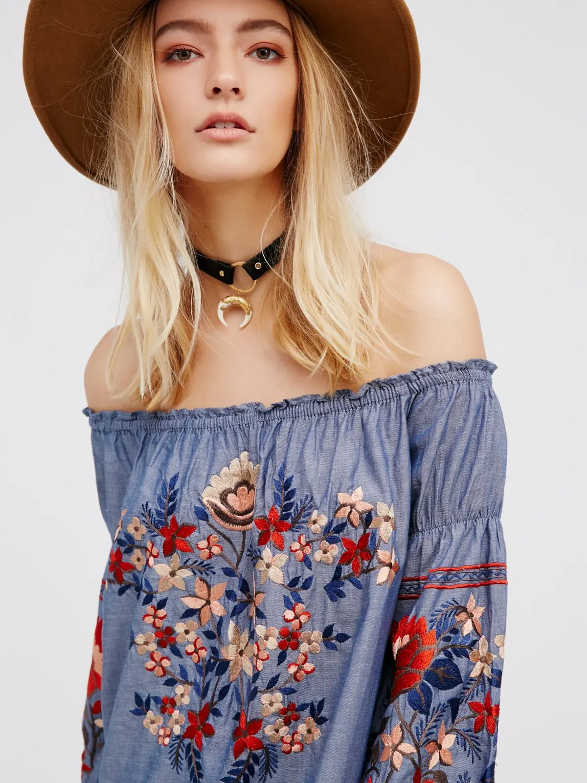 

Spring And Autumn New Style Europe And America Flower Embroidered Bell Sleeve off-Shoulder Long-sleeved Dress Fashion