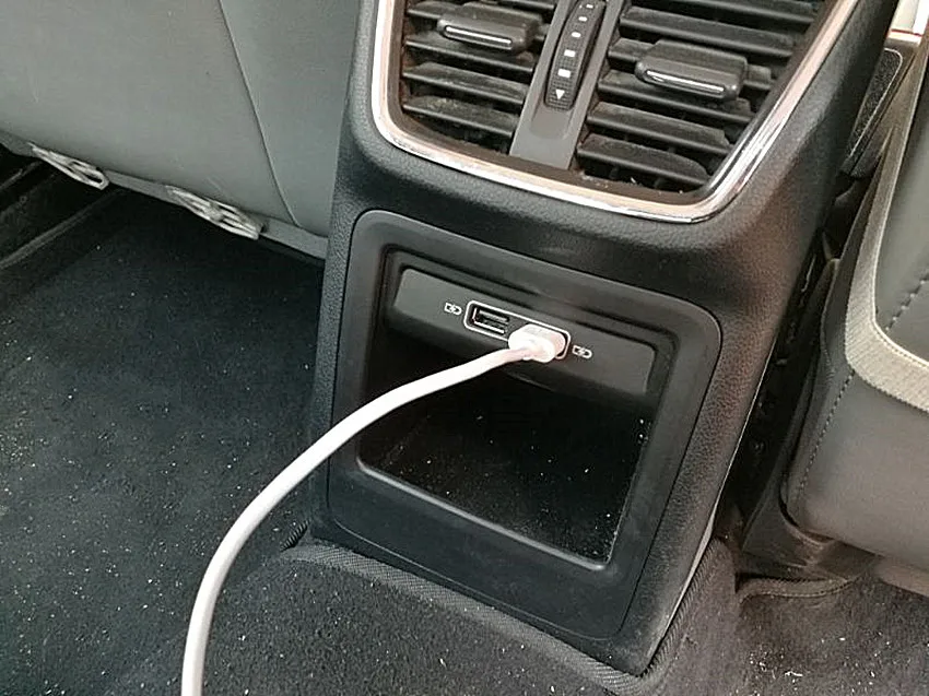 Задний подлокотник зарядное устройство с двумя usb портами заднего сиденья