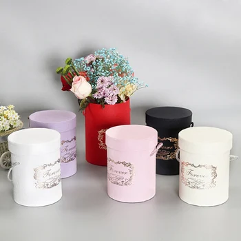 

2020 Romantic Round Flower Paper Boxes Lid Hug Bucket Florist Gift Packaging Box Gift Candy Bar Boxes Party Wedding Flower Box