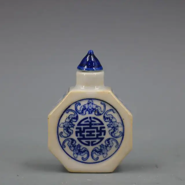 Antique Porcelain Blue and White Longevity Pattern Snuff Bottle: A Symbolic and Elegant Collectible