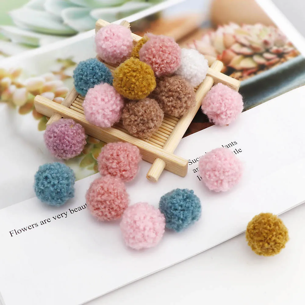 Description Picture 2 of item50pc New 15mm Mix Color Polyester Wool Soft Ball Pompoms Ball Crafts DIY Wedding Party Home Decor Craft Supplies