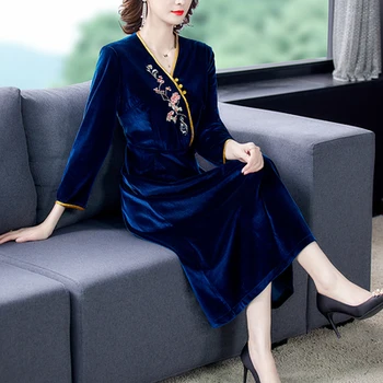 

2020 Autumn And Winter Women's Embroidered Velvet Vestidos Plus Size Robe Femme Women Dress Blue Long Clothes Vestidos Elegantes