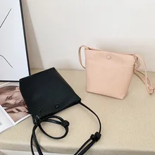Spring and summer new ladies small fresh messenger shoulder bag color simple small square bag shunruyan new women s national vintage craft wipe color leather simple shoulder messenger bag portable small square package