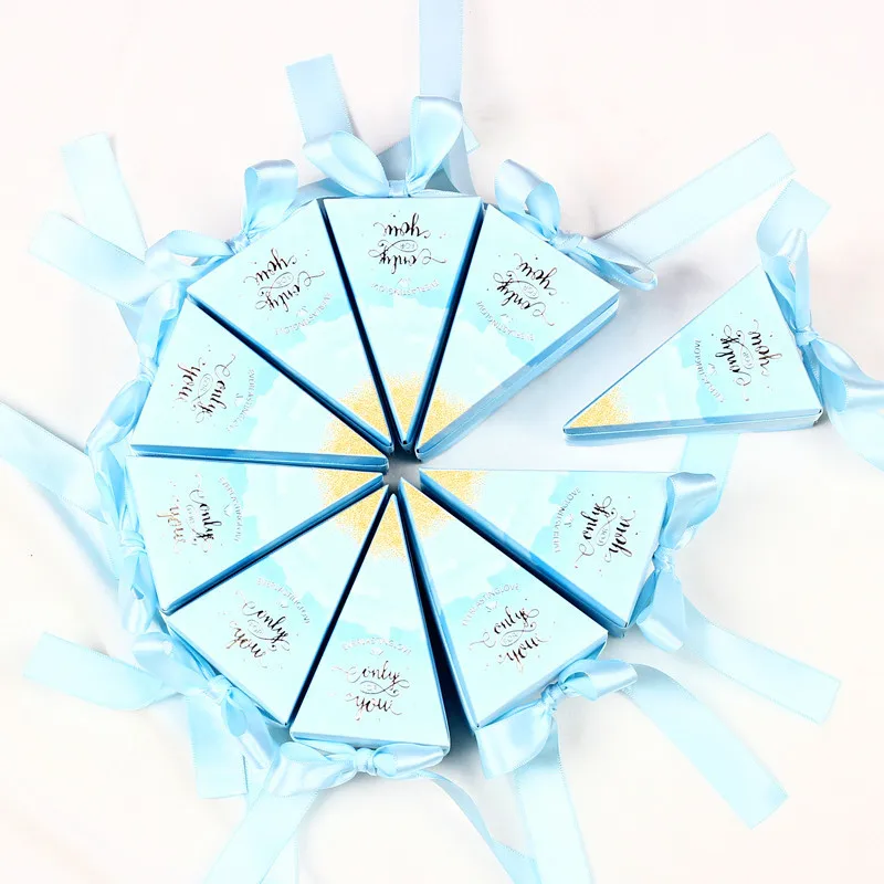 

2019New Paper Flower Decorative Sandwish Cake Shape Promotional Gift Box Wedding Birthday Party Invitations Decoration
