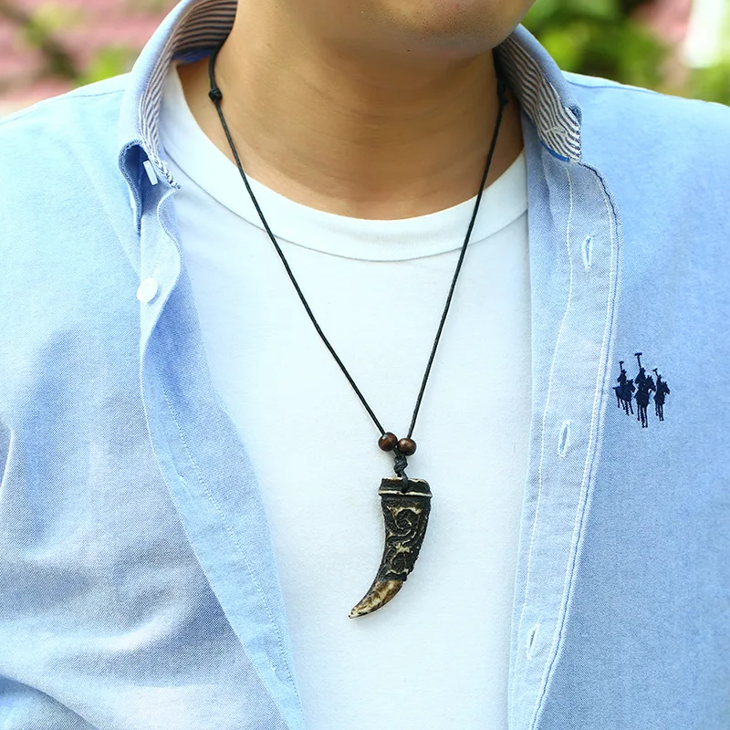 

Cool boy men's imitation Yak Bone Carved Pendant Wolf Tooth Necklace Amulet Tooth Adjustable Rope Gift