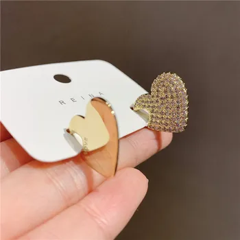 

Fashion Simple Heart-shaped Personality Women's Earrings High Quality exquisite quality Fashion Stud Earrings Tiny Ear Studs