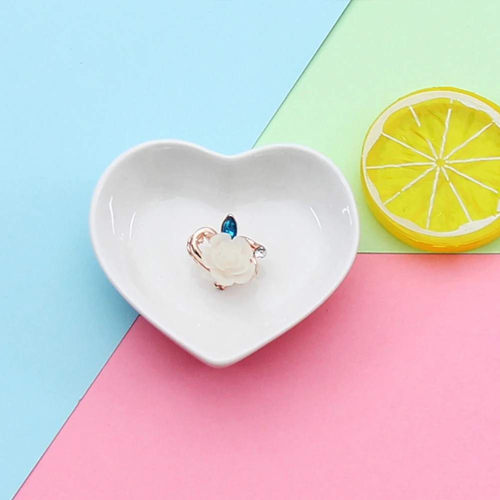 Nordic Ceramic Jewelry Tray Decorative Dish Food Plate Necklace Storage Trays Rings Bracelets Holder Creative Gift Decoration |